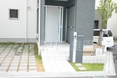 アプローチ タイル貼