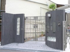 シンプルモダン ガラスブロック門柱 門扉
