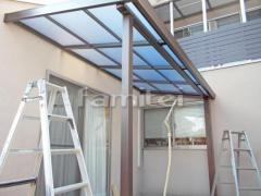 フル木製調テラス屋根 タイルデッキ 目隠しフェンス塀 土間コンクリート