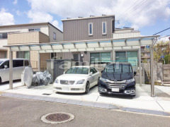 木製調カーポート YKKエフルージュ横3台 特殊加工 斜めカット