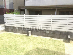 木製調目隠しフェンス塀 F&Fマイティウッド 雨除け屋根 フラットテラス1階