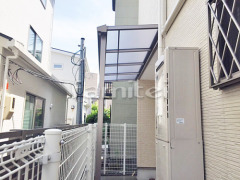雨除け屋根 フラットテラス1階 斜めカット 洗濯干場 土間コンクリート