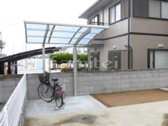 自転車バイク屋根 YKKレイナポート 土間コンクリート 物干し