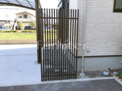木製調目隠しフェンス塀 格子ウッド カーポート YKKレイナポート横2台