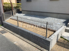 境界フェンス 門扉 レンガ花壇 人工芝 土間コンクリート