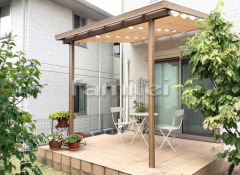 フル木製調テラス屋根 LIXILシュエット1階 目隠しフェンス