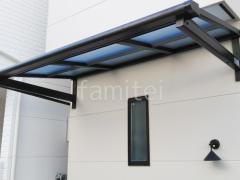 柱なしテラス屋根 LIXILスピーネ ベランダ屋根 三協レボリューA2階