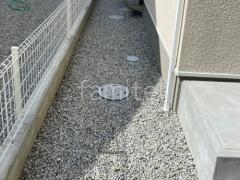 犬走り 防犯砂利敷き バラス砕石 防草シート加工