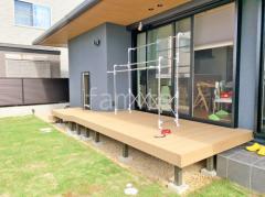 人工木デッキ LIXIL 人工木 木彫 樹ら楽ステージ