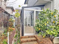 引き戸 樹脂デッキ サンルーム(テラス囲い) YKKAP 木製調 ソラリアF フラット屋根